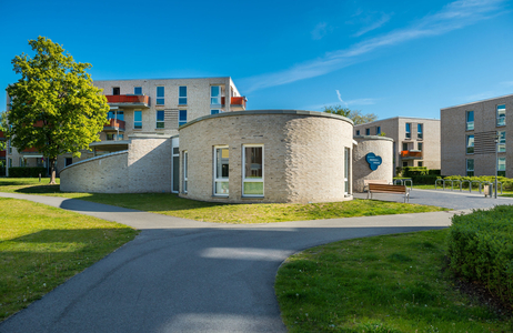 Das Quartiershaus der TRAVE hat eine besondere Form. es befindet sich mitten im Quartier Tannenbergstraße/Tilsitstraße in Kücknitz.